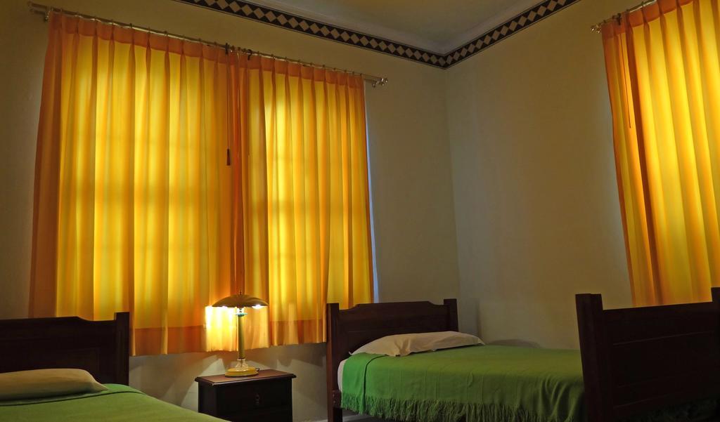 The Yellow House كويتو الغرفة الصورة