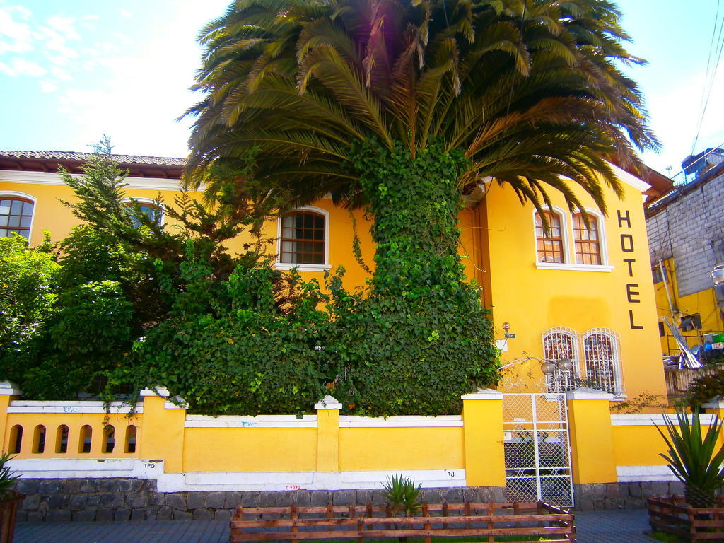 The Yellow House كويتو المظهر الخارجي الصورة