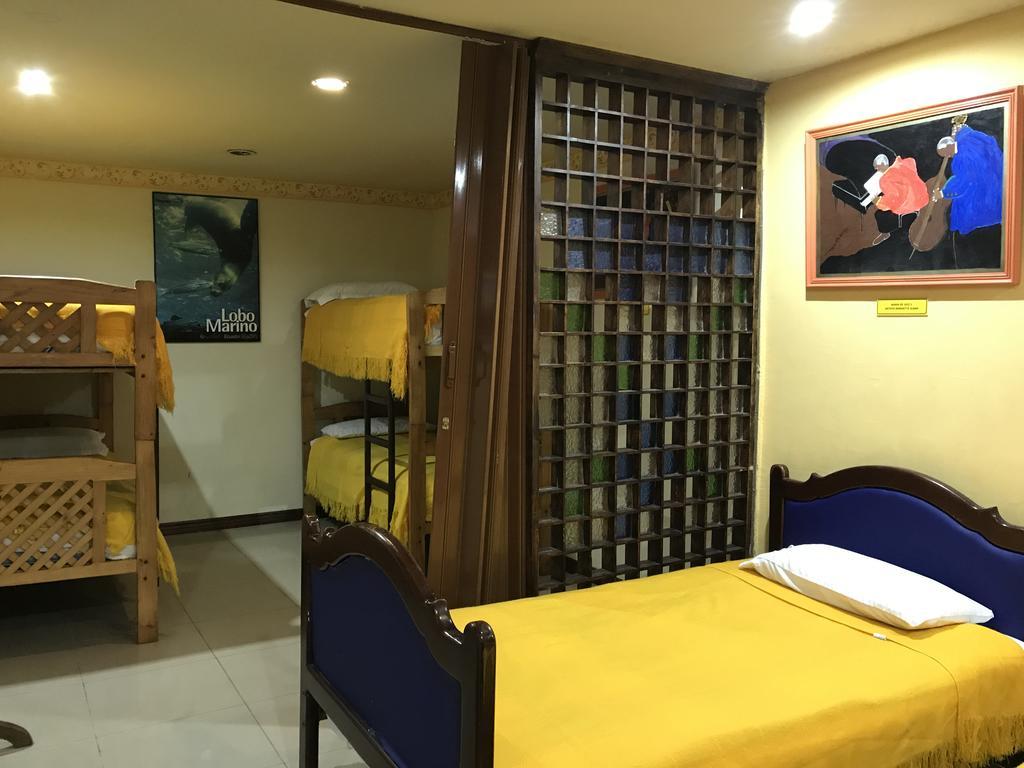 The Yellow House كويتو المظهر الخارجي الصورة